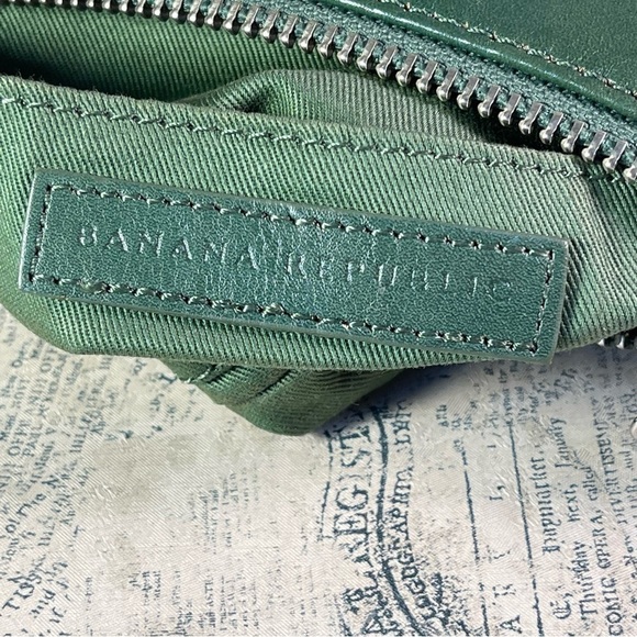 banana republic leather clutch bag with 2 buckles on front - Picture 8 of 11